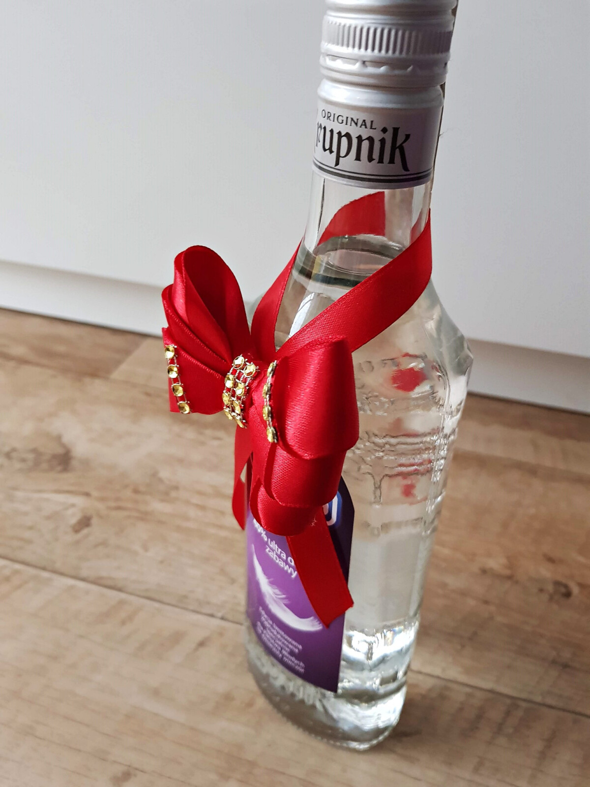 Kokardki na butelki/alkohol weselny (czerwony)