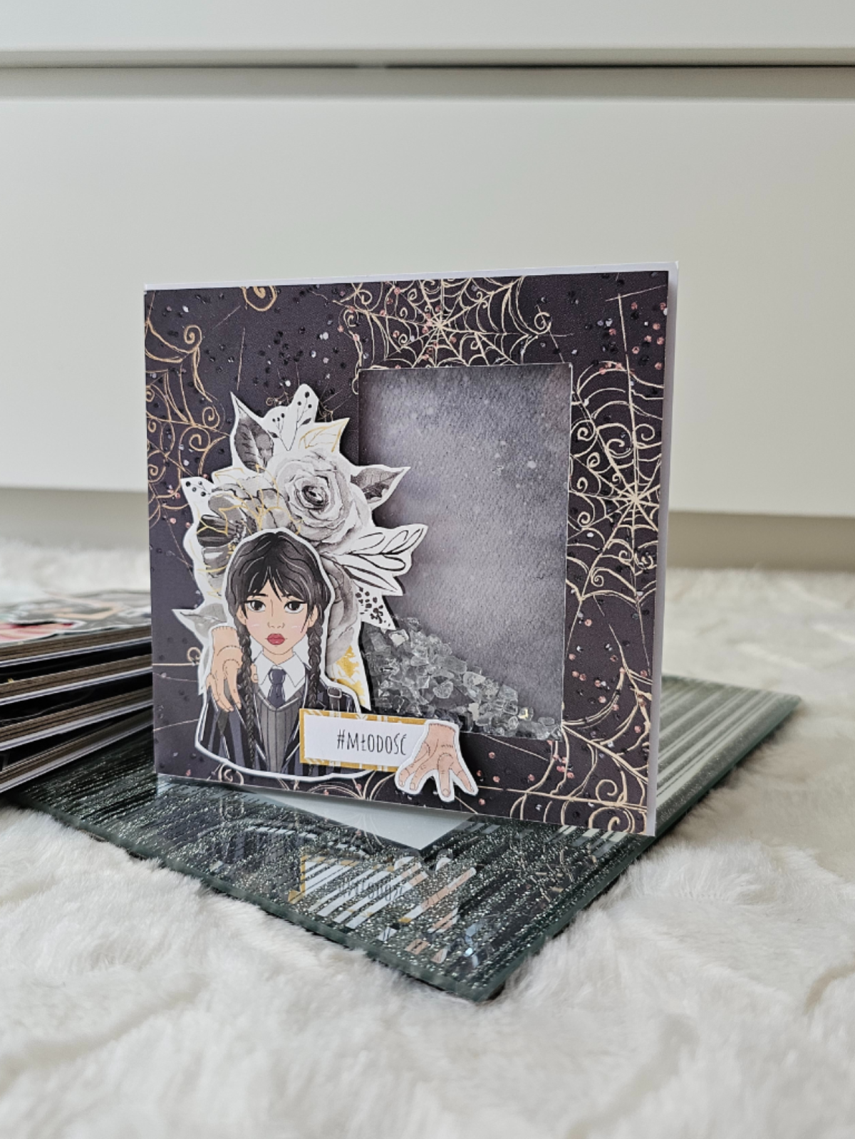 Kartka urodzinowa shaker card WEDNESDAY 12