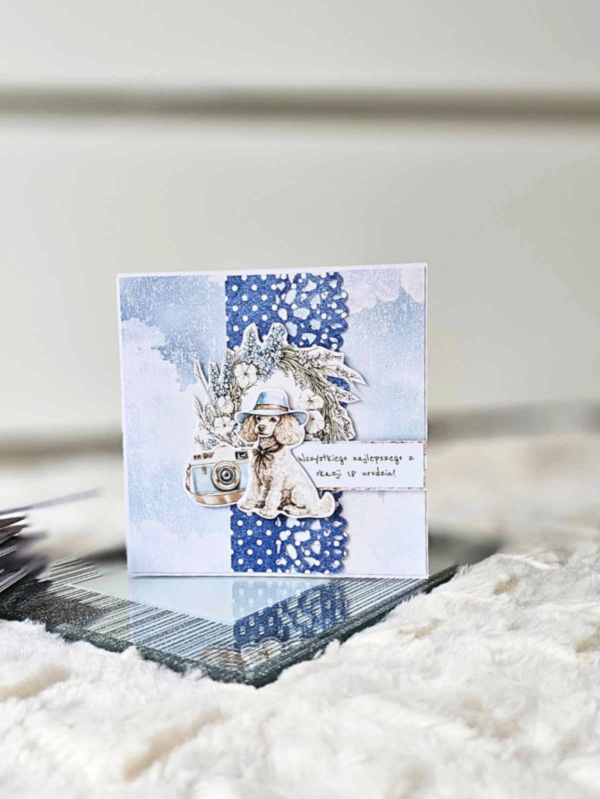 Kartka z okazji urodzin dla dziewczyny na osiemnastkę