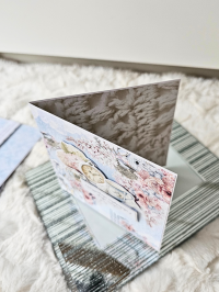 Kartka urodzinowa w wiejskim stylu - kobieta na rowerze